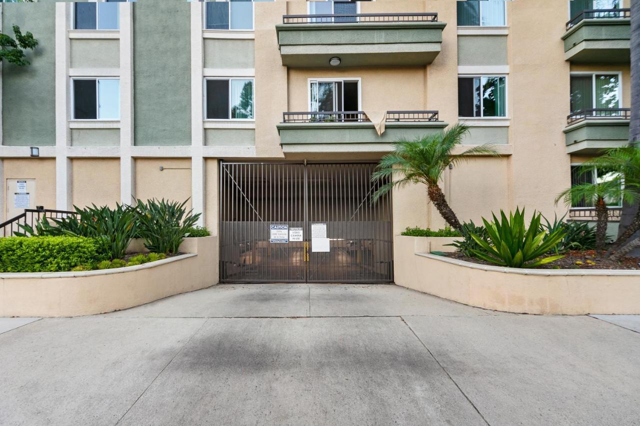 Beverly Hills 2 Bed 2 Bath Penthouse With Den And Parking 414 Los Angeles Exterior photo