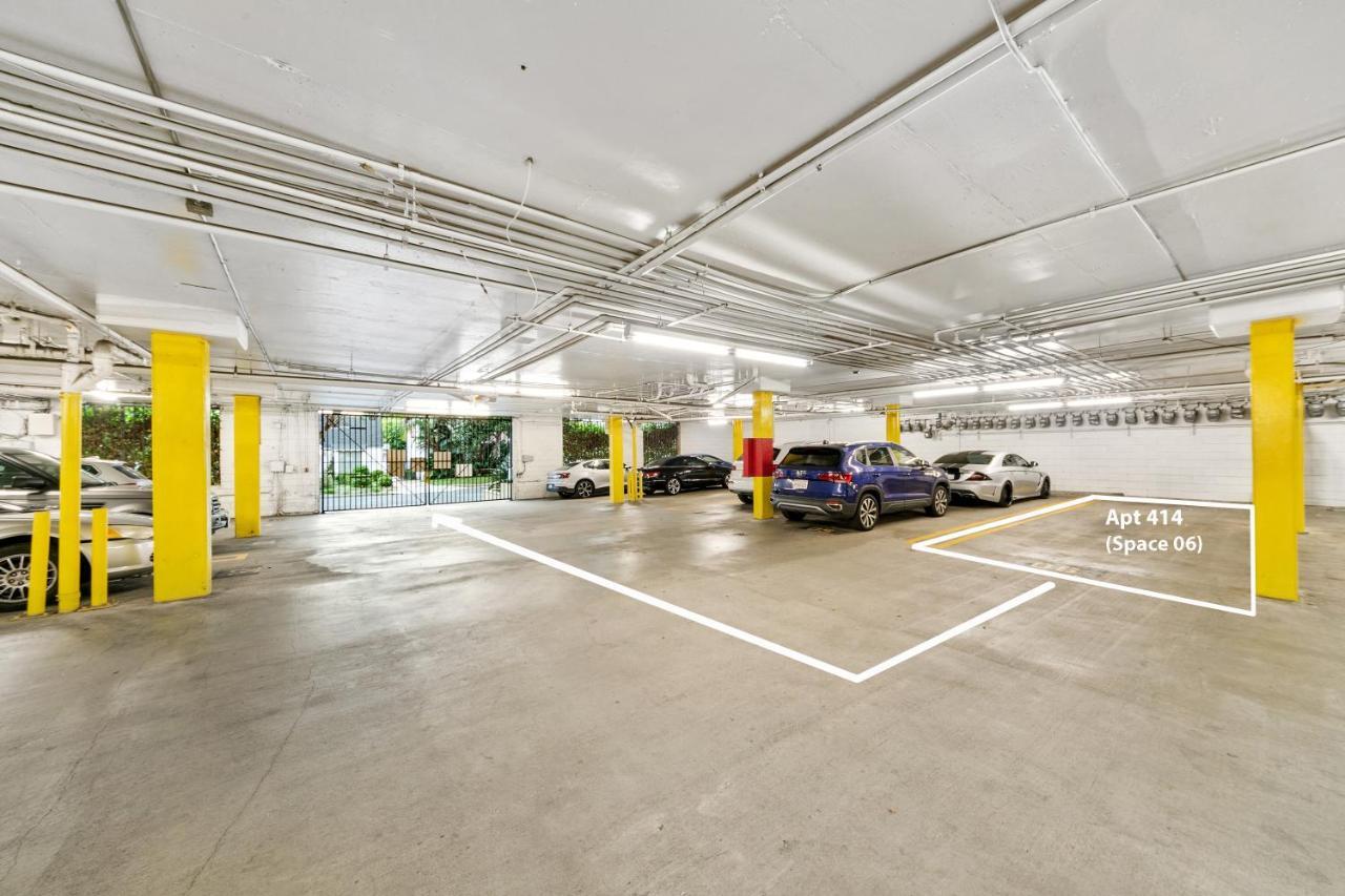 Beverly Hills 2 Bed 2 Bath Penthouse With Den And Parking 414 Los Angeles Exterior photo