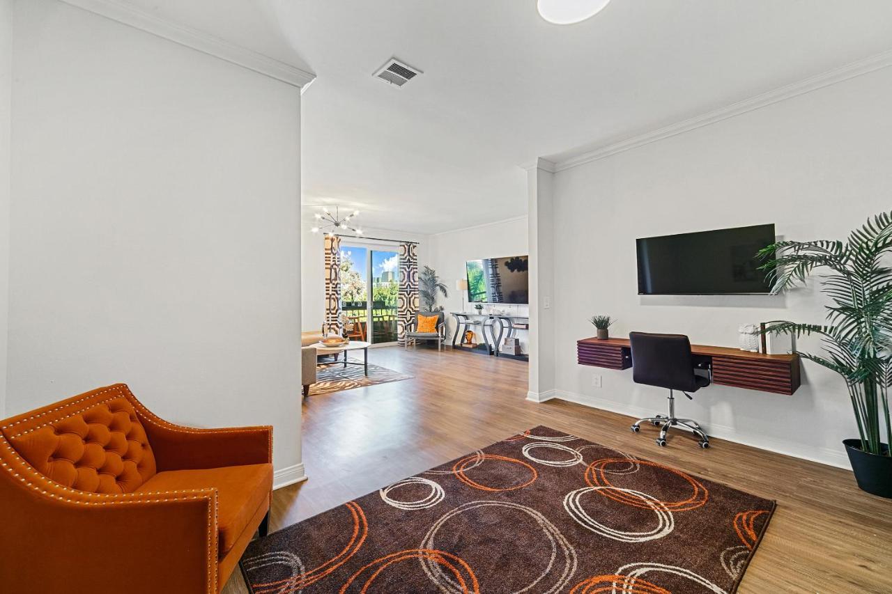 Beverly Hills 2 Bed 2 Bath Penthouse With Den And Parking 414 Los Angeles Exterior photo