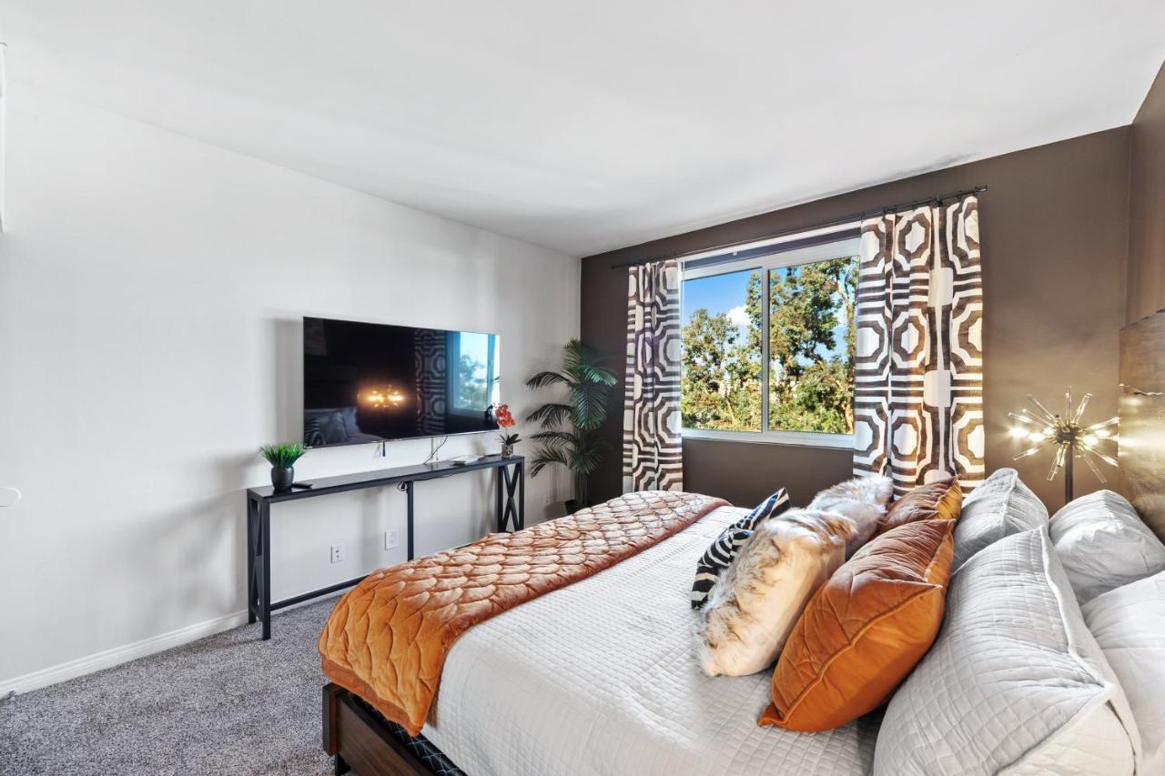 Beverly Hills 2 Bed 2 Bath Penthouse With Den And Parking 414 Los Angeles Exterior photo