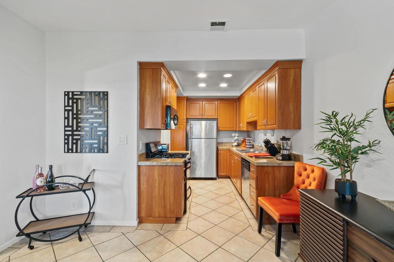 Beverly Hills 2 Bed 2 Bath Penthouse With Den And Parking 414 Los Angeles Exterior photo