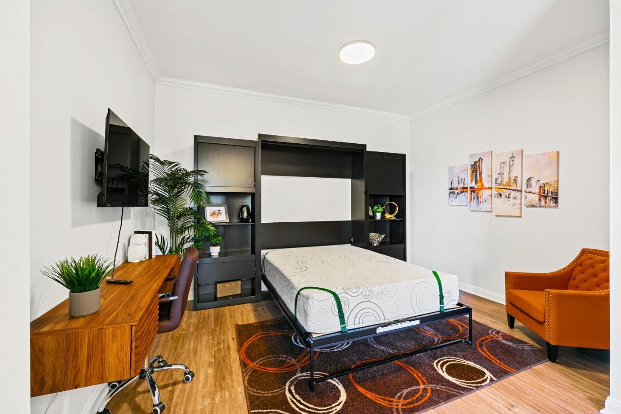 Beverly Hills 2 Bed 2 Bath Penthouse With Den And Parking 414 Los Angeles Exterior photo