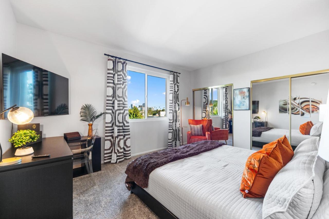 Beverly Hills 2 Bed 2 Bath Penthouse With Den And Parking 414 Los Angeles Exterior photo