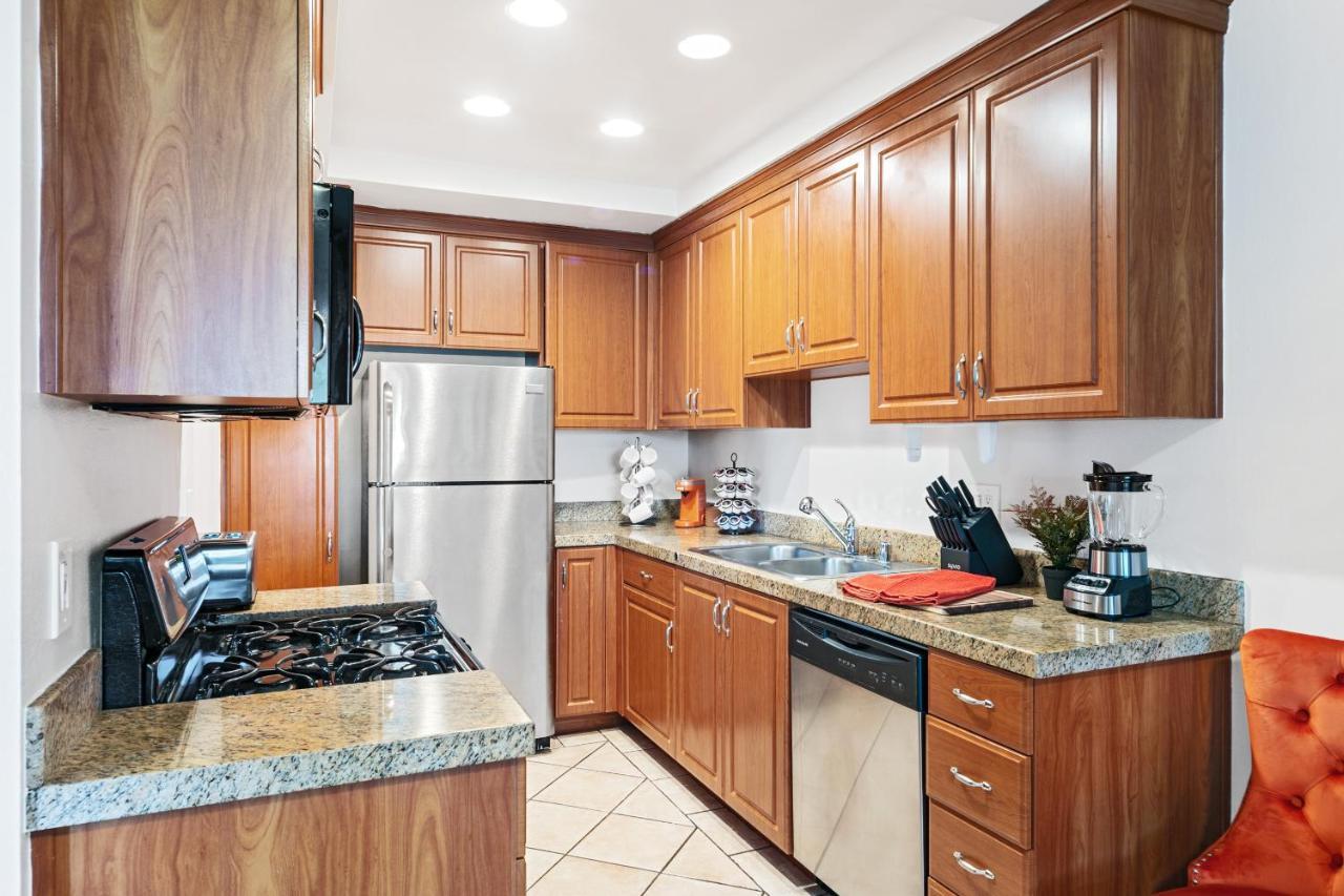 Beverly Hills 2 Bed 2 Bath Penthouse With Den And Parking 414 Los Angeles Exterior photo