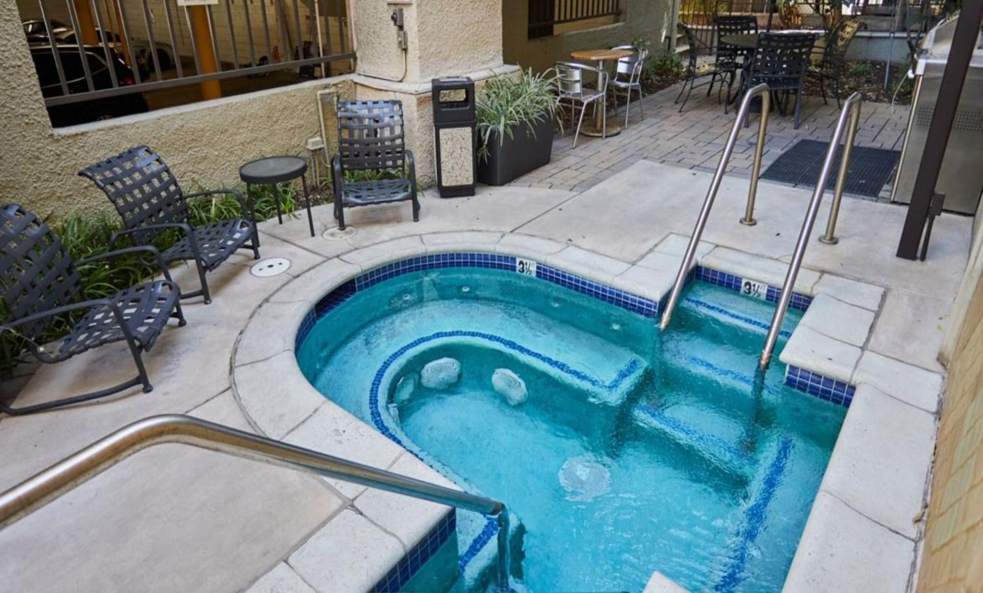 Beverly Hills 2 Bed 2 Bath Penthouse With Den And Parking 414 Los Angeles Exterior photo