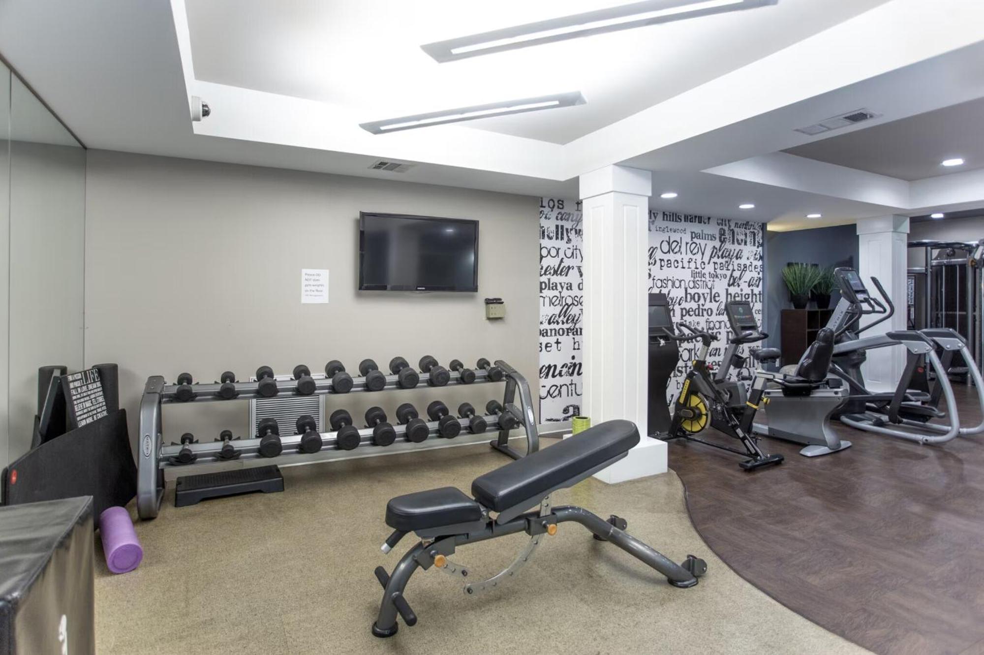 Beverly Hills 2 Bed 2 Bath Penthouse With Den And Parking 414 Los Angeles Exterior photo